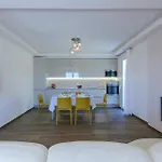 Lovely In בית נופש Appignano del Tronto