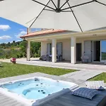 Vakantiehuis Lovely In