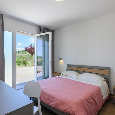 Lovely In * Appignano del Tronto