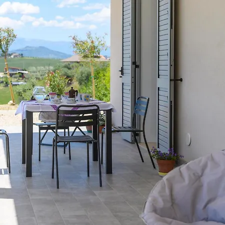 Nyaraló Lovely In Appignano del Tronto